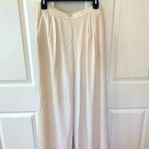 ST JOHN EVENING white pants size 8